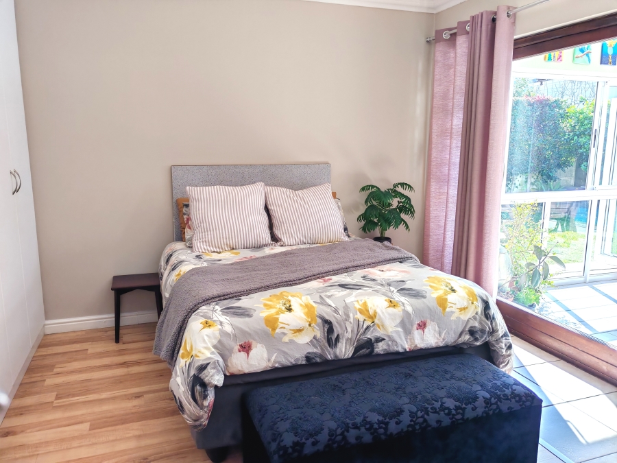 5 Bedroom Property for Sale in Bergsig Western Cape